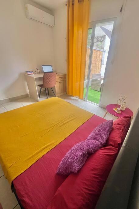 Apartament Beau T2 En Rez De Jardin Saint-Denis Zewnętrze zdjęcie